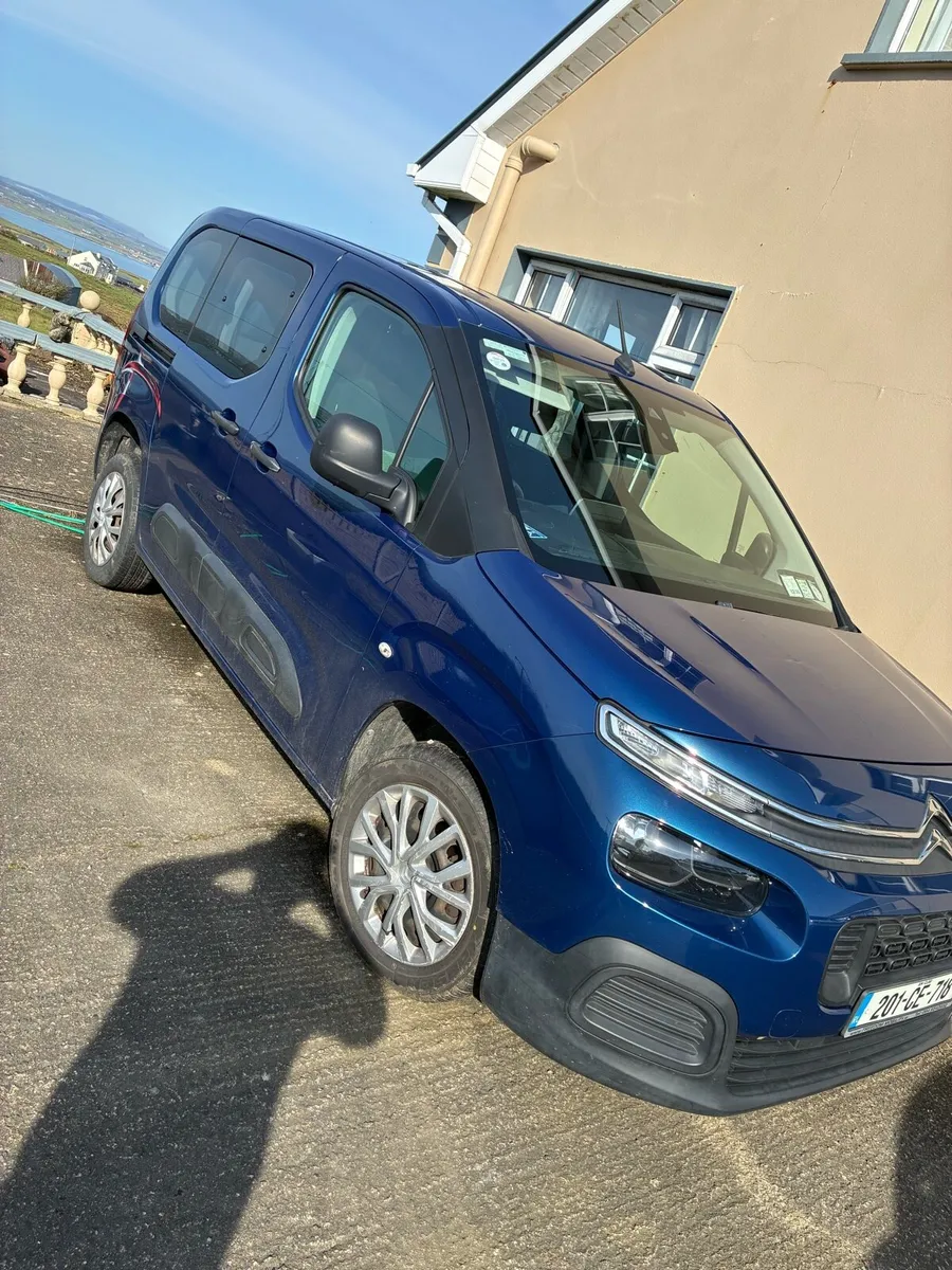 Citroen berlingo wheelchair van - Image 1