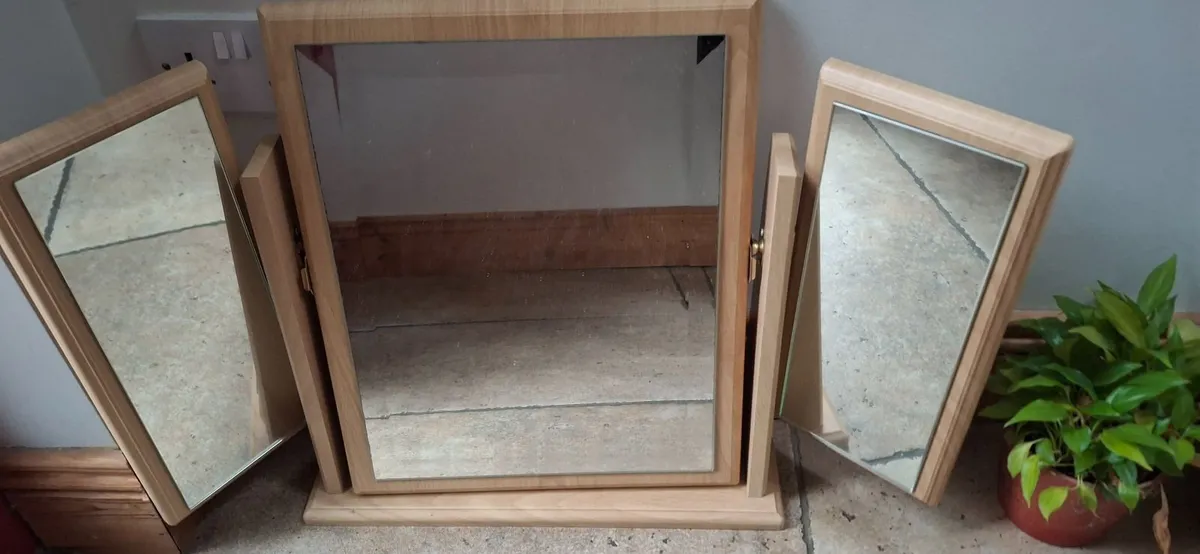Three sided mirror - Image 2