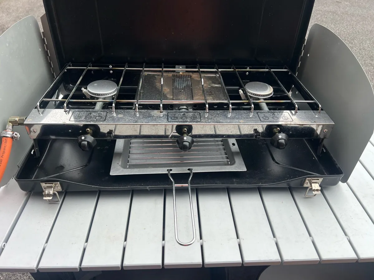 Camping kitchen with cooker and cooler box - Image 2