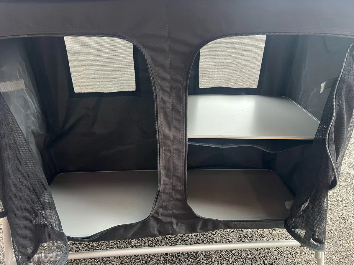 Camping kitchen with cooker and cooler box - Image 4