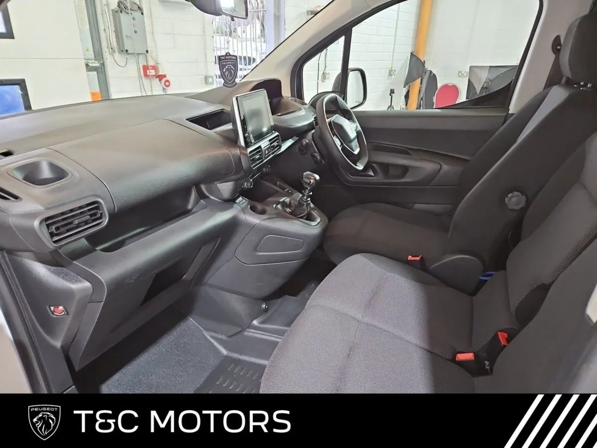 Peugeot Partner 1000KG Professional Plus, 1 Owner, - Image 3