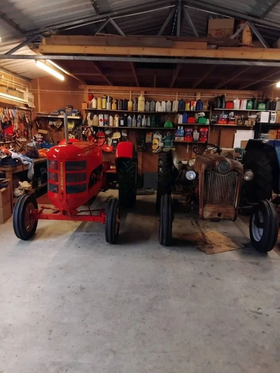 Vintage tractors - Image 2