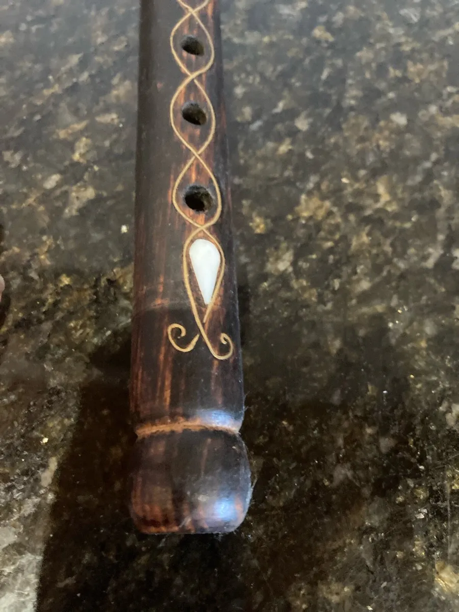 Indian whistle with mother of pearl inlay - Image 3