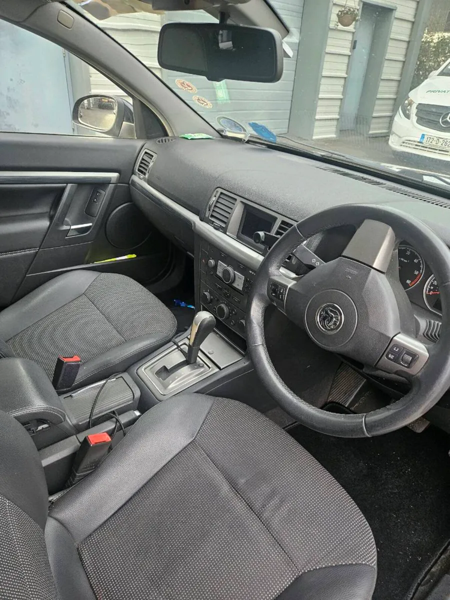 Vauxhall Vectra removal car Hearse - Image 1