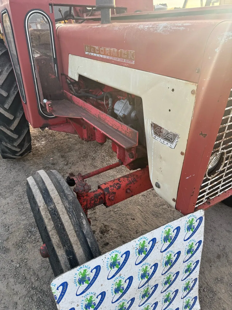 McCormick International 434 Tractor - Image 4