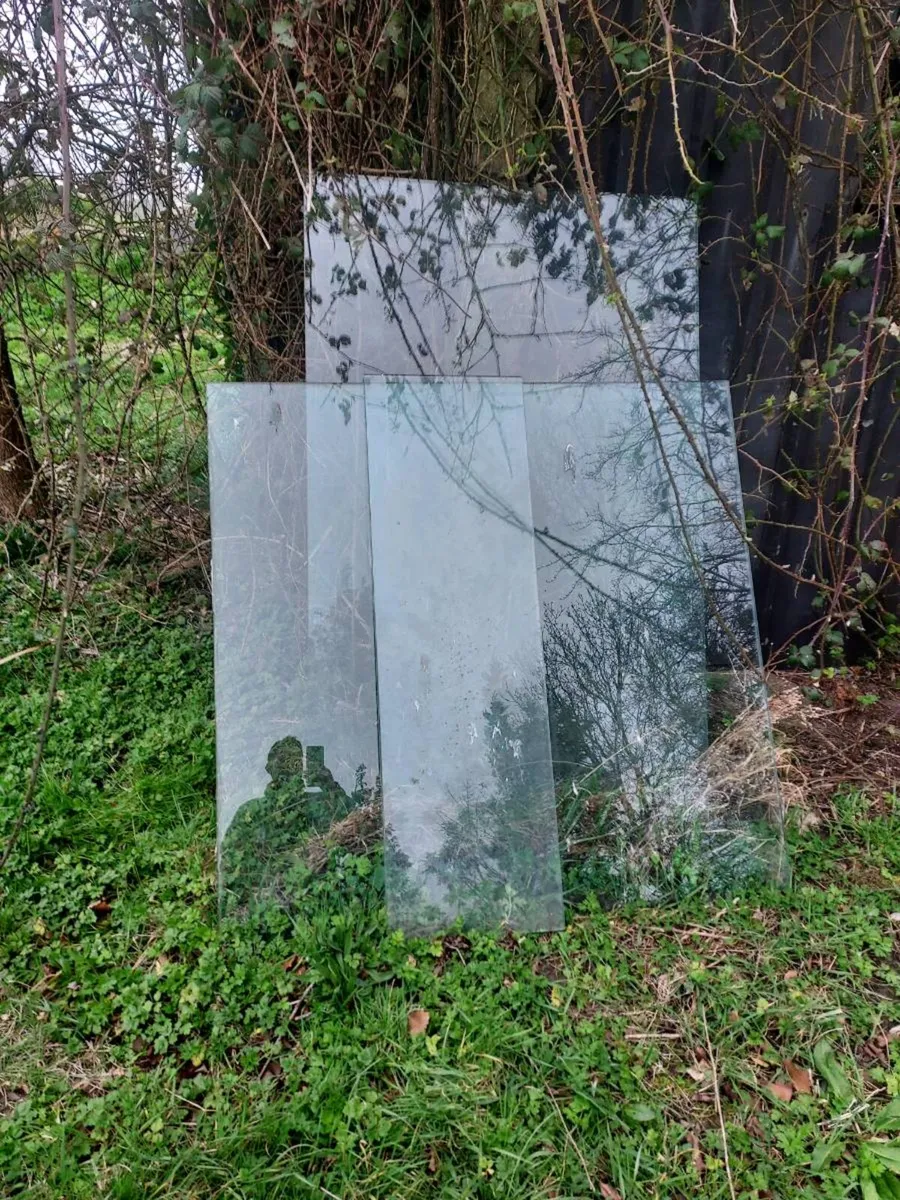 Free glass panels - Image 2