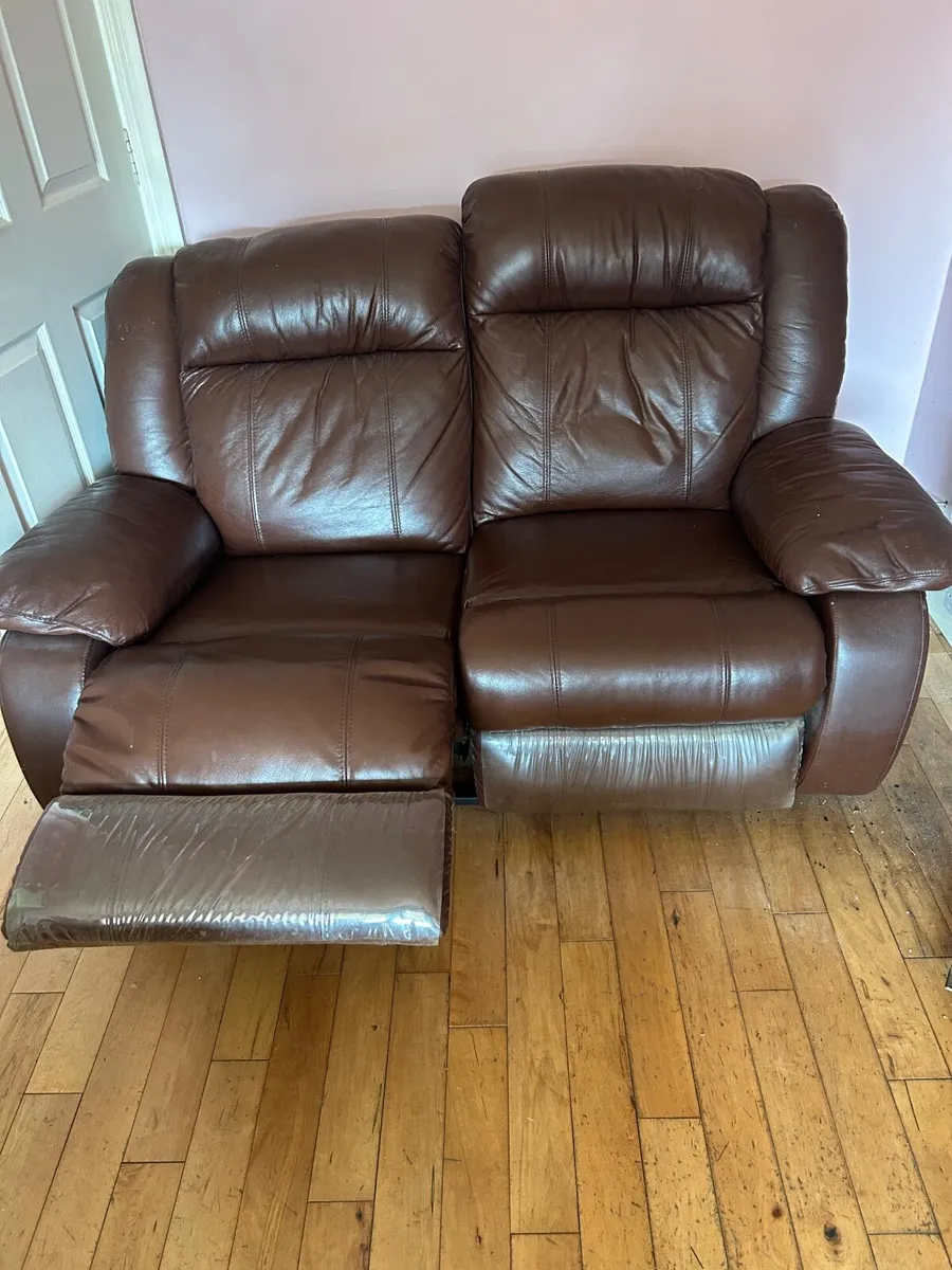 3 piece leather recliners - Image 1