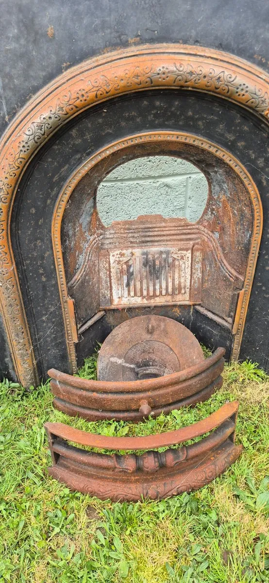 Cast iron fire place - Image 4