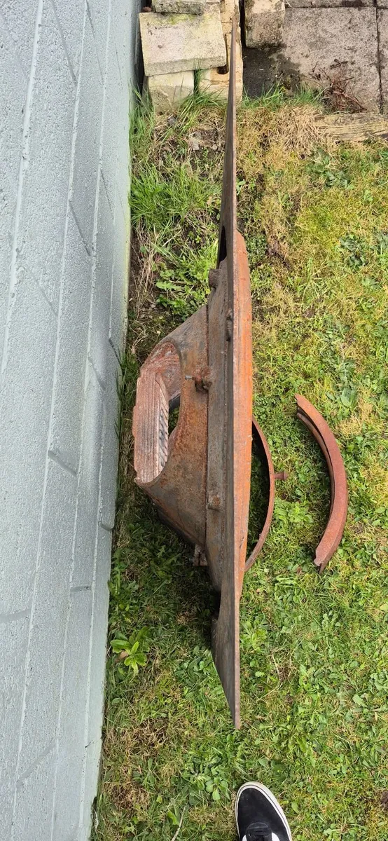 Cast iron fire place - Image 3