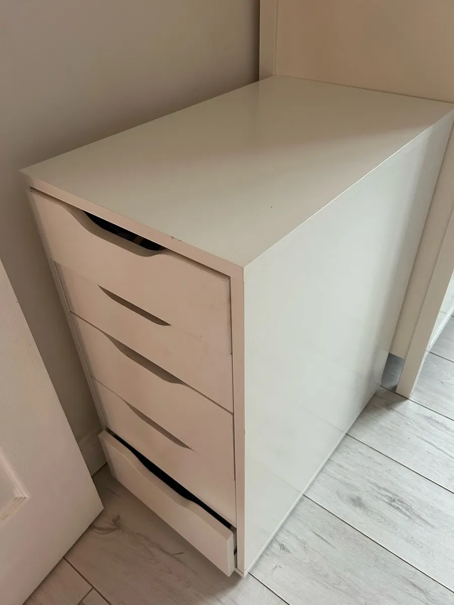 Bedroom furniture - Image 2