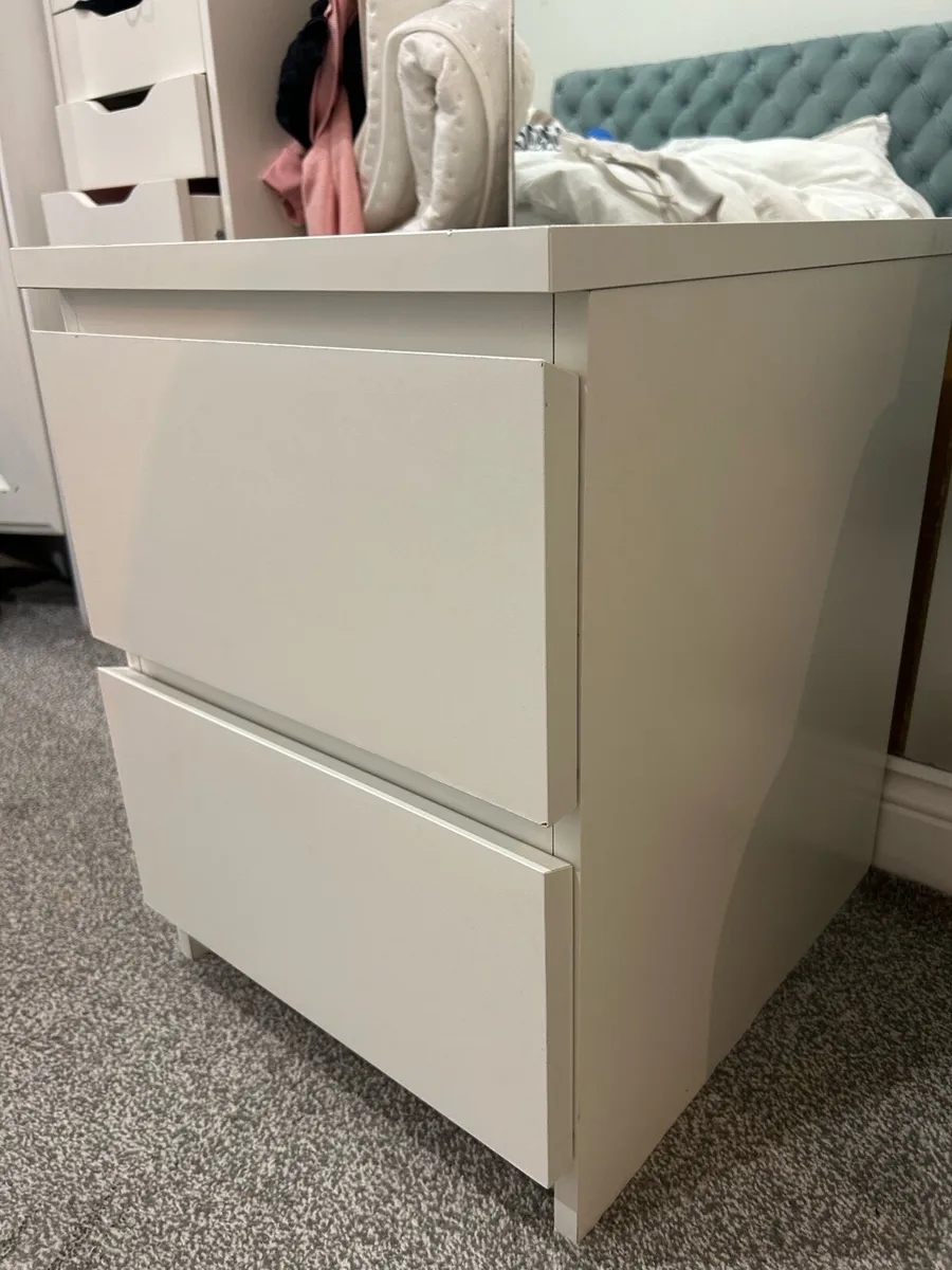 Bedroom furniture - Image 3