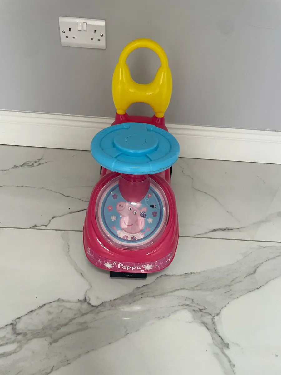 Peppa Pig ride on car - Image 2