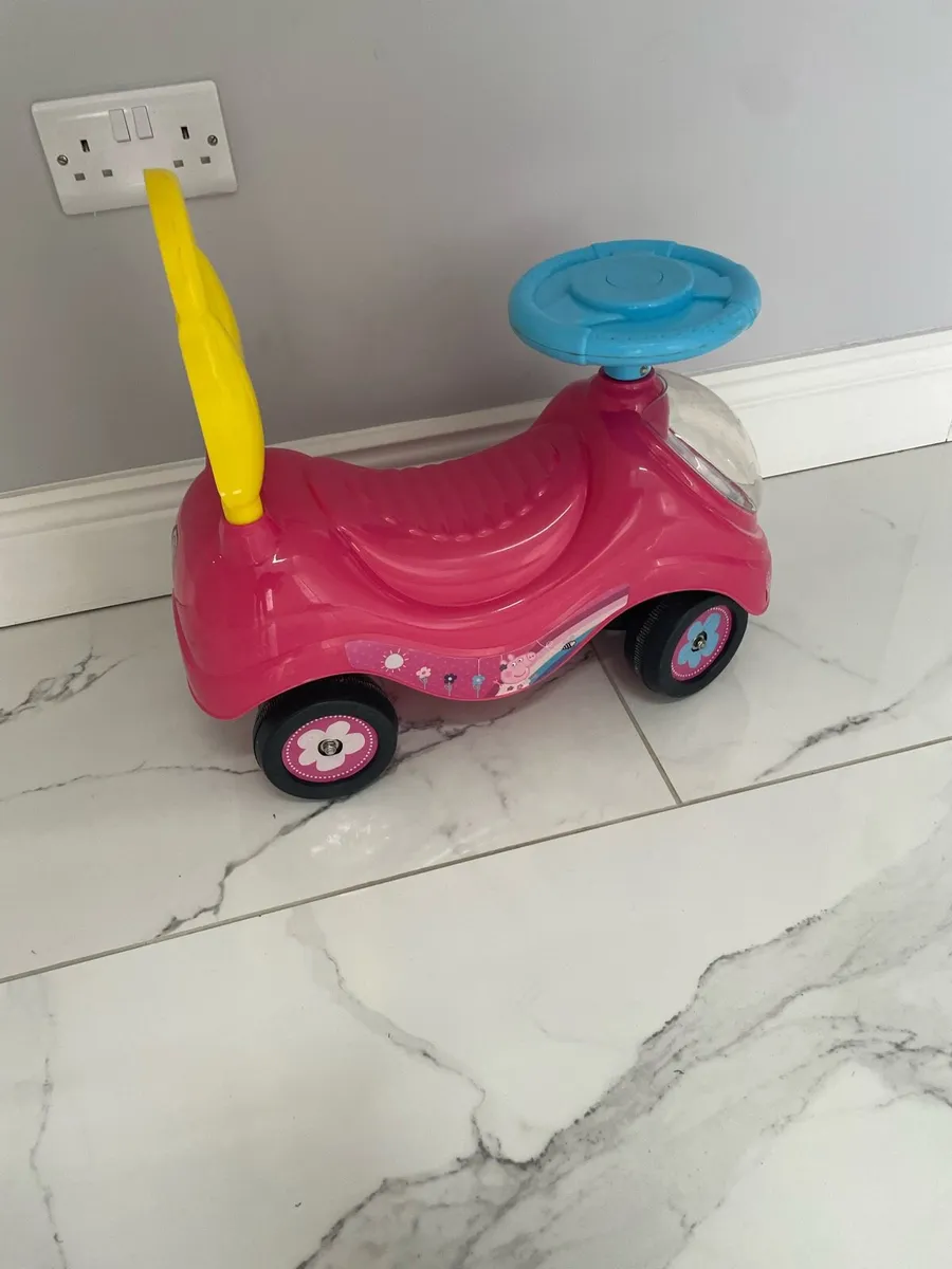 Peppa Pig ride on car - Image 3
