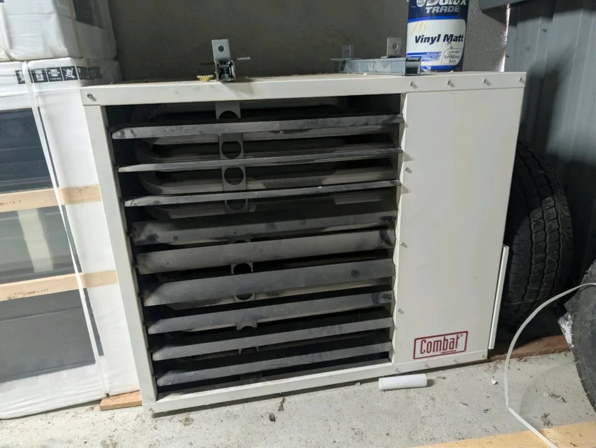 Gas heater - Image 1