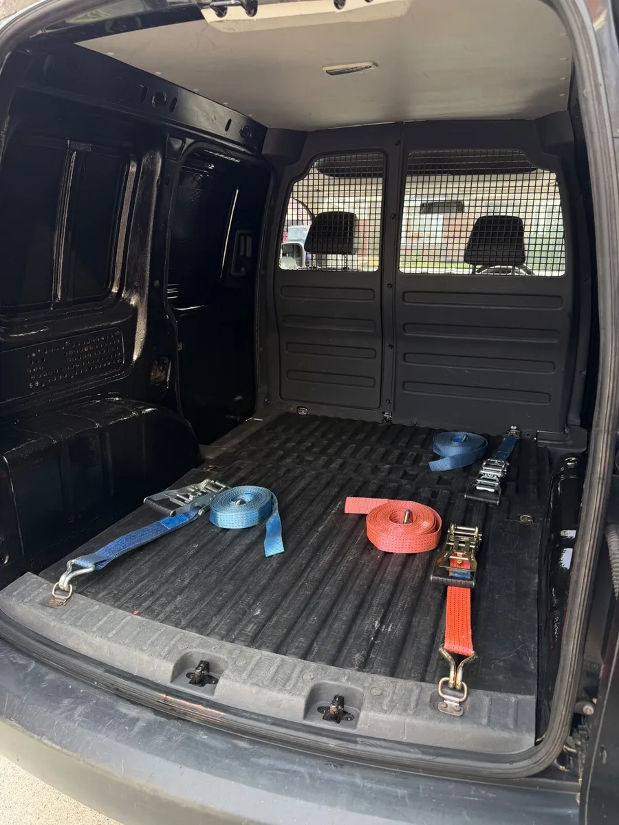 Volkswagen Caddy 2013 - Image 4