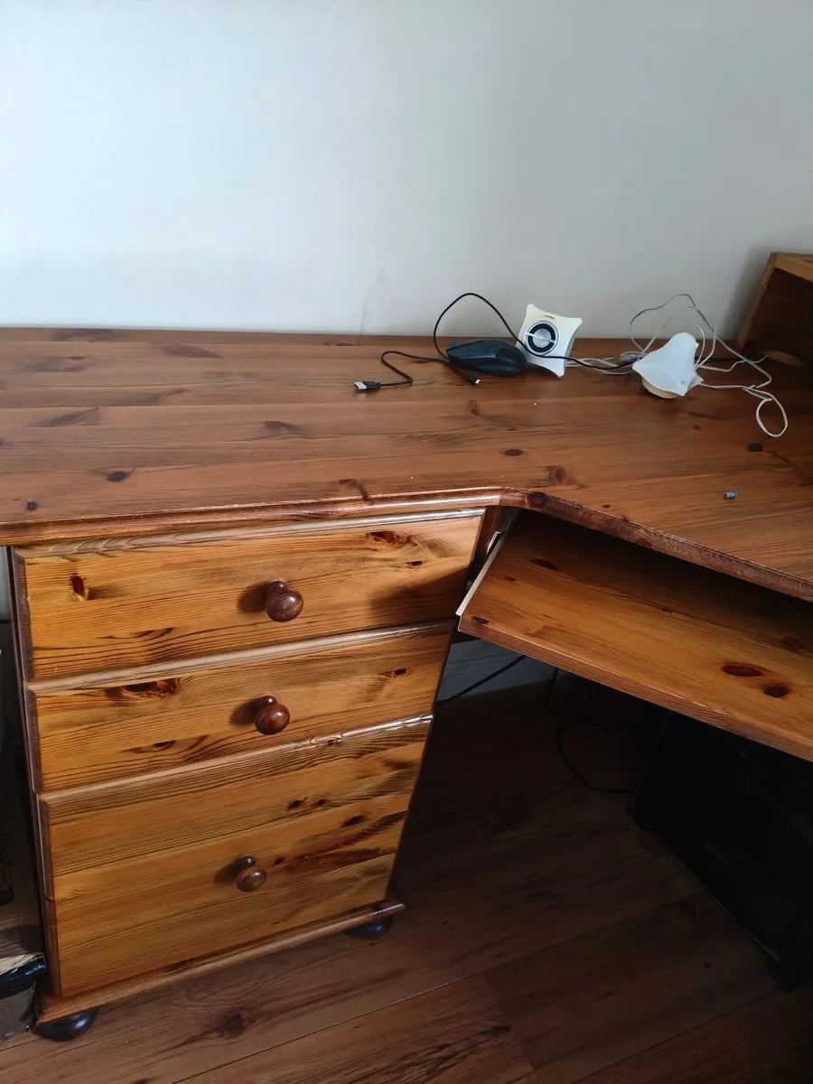 Wooden computer desk - Image 2