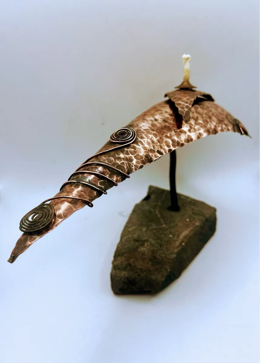 Handcrafted sculpture - Image 1