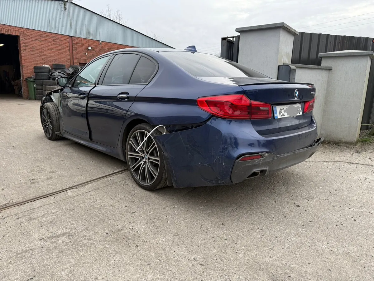 2018 BMW 530d M sport damaged - Image 4