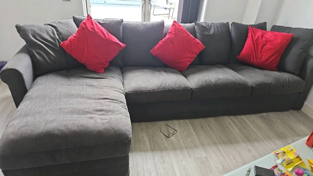 L shaped couch - Image 1