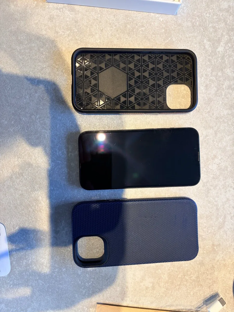 iPhone 14 - Image 3