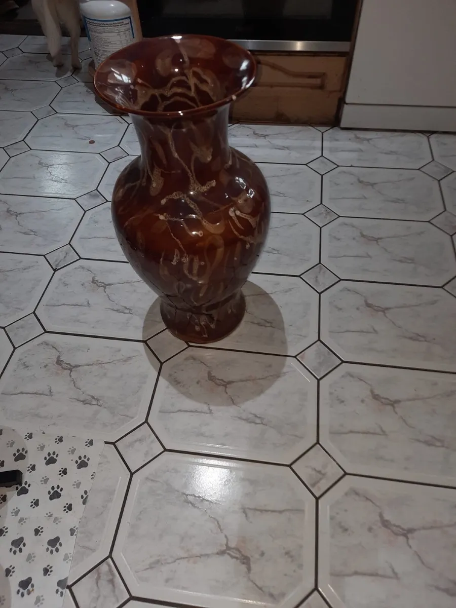 Large vase - Image 1