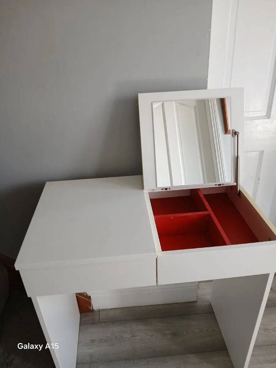 Makeup desk - Image 3