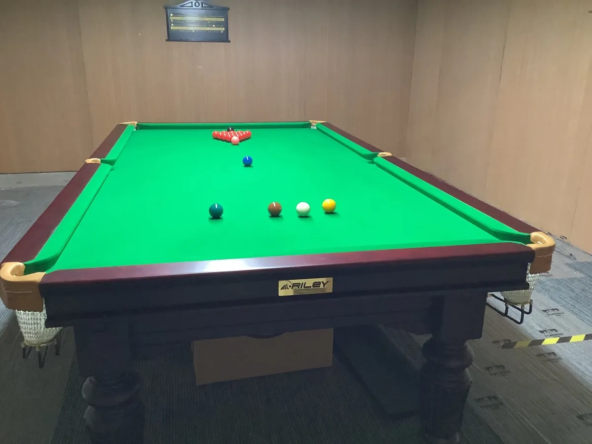 9ft Riley Snooker table - Image 1