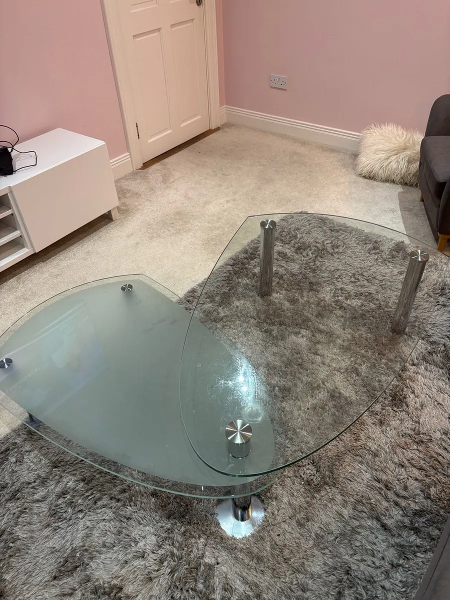 Glass coffee table - Image 1