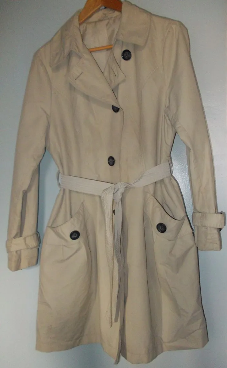 Marks & Spencer Women's Tan and Cream Raincoat - Image 3