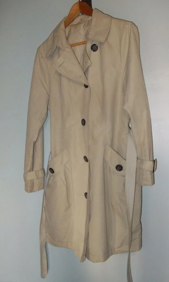 Marks & Spencer Women's Tan and Cream Raincoat - Image 4