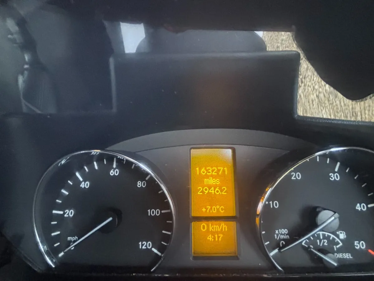 Mercedes-Benz Sprinter 2009 - Image 2