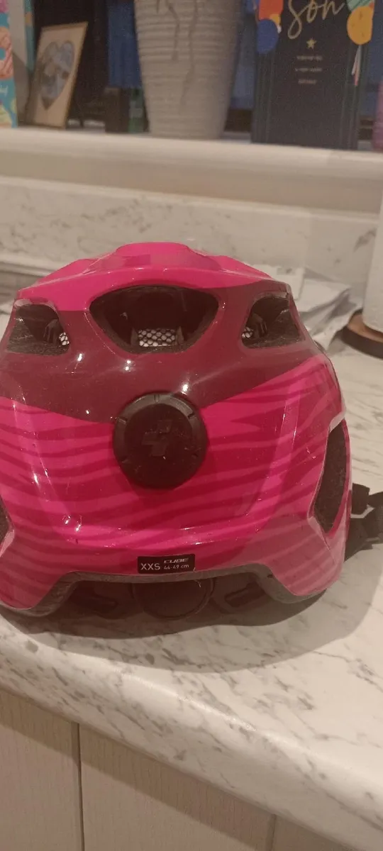 Young child's cycle helmet - Image 3