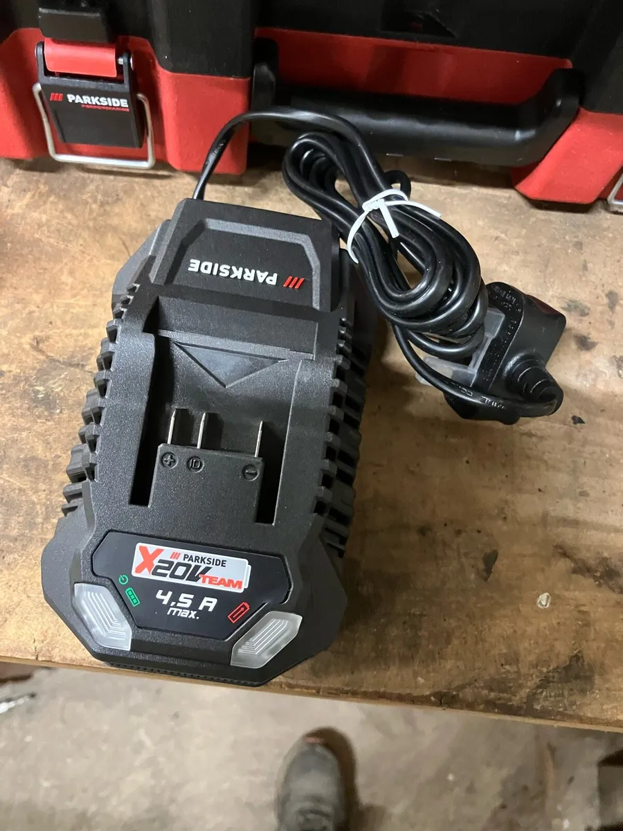 Parkside Charger - Image 2