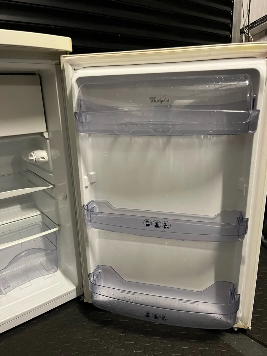Whirlpool under-counter fridge (icebox) - Image 4