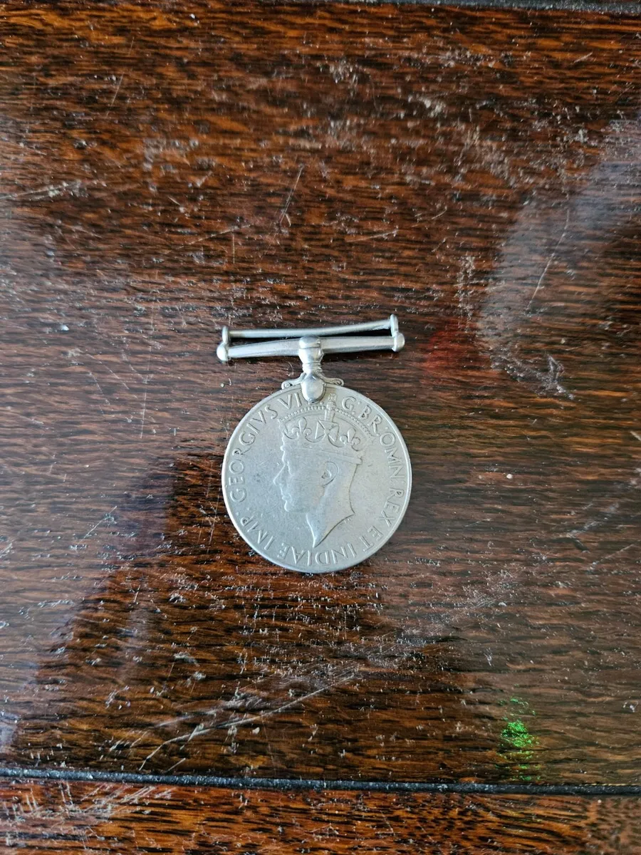 Vintage British Army WW2 Medal - Image 2