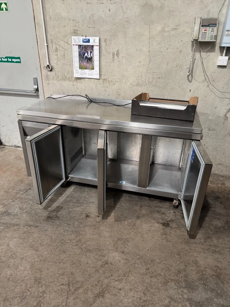 FOSTER XTRA 3 DOOR FRIDGE WITH COUNTER - Image 3