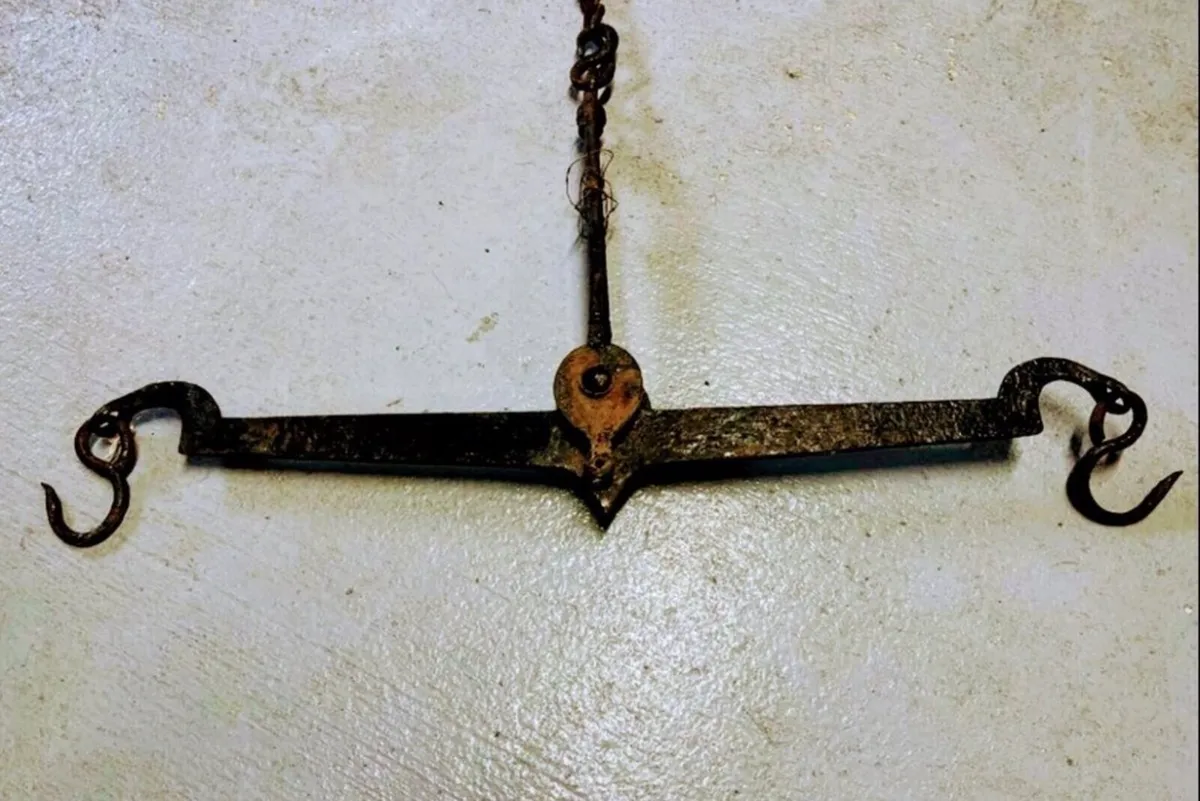 Antique wrought iron balancing scales - Image 2