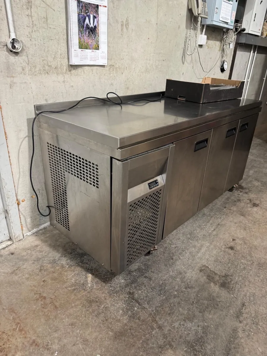 FOSTER XTRA 3 DOOR FRIDGE WITH COUNTER - Image 2