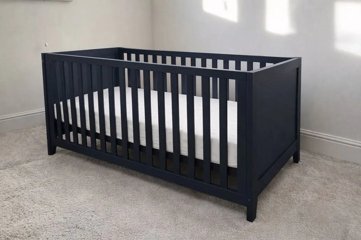 Mamas & Papas Melfi Cot/ Cot Bed (Converts to Toddler Bed) - Image 1
