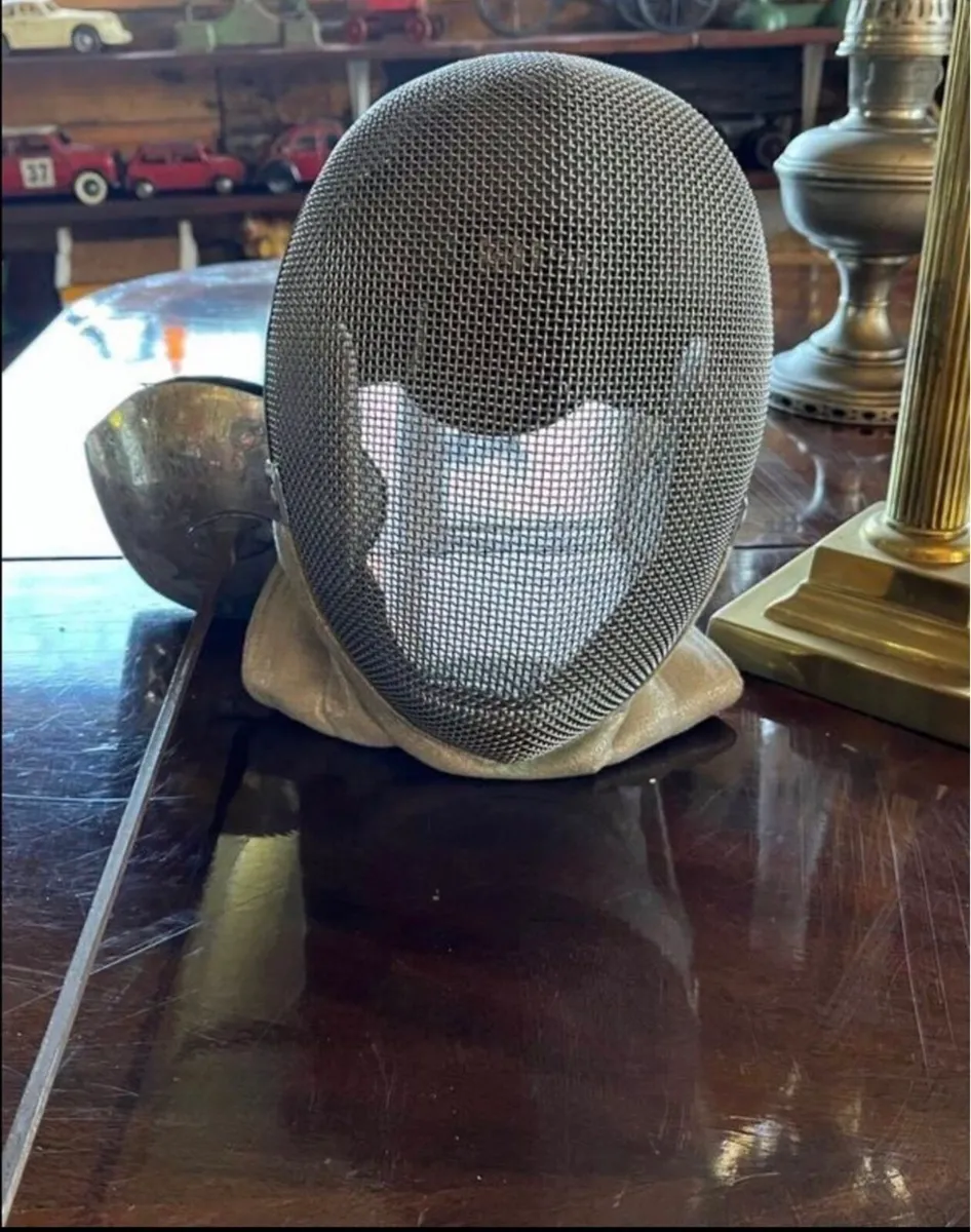 Leon Paul fencing mask and sword - Image 1