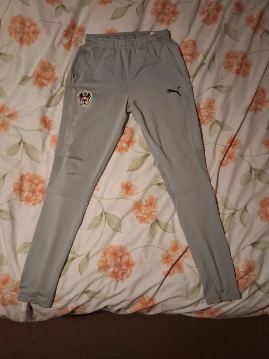 Puma Austria training pants - Image 1