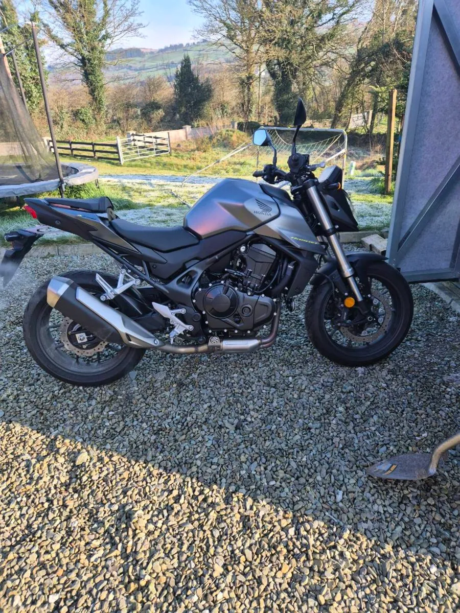 CB750 Hornet - Image 1