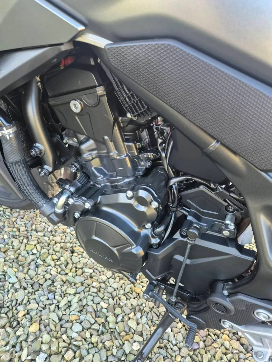 CB750 Hornet - Image 3