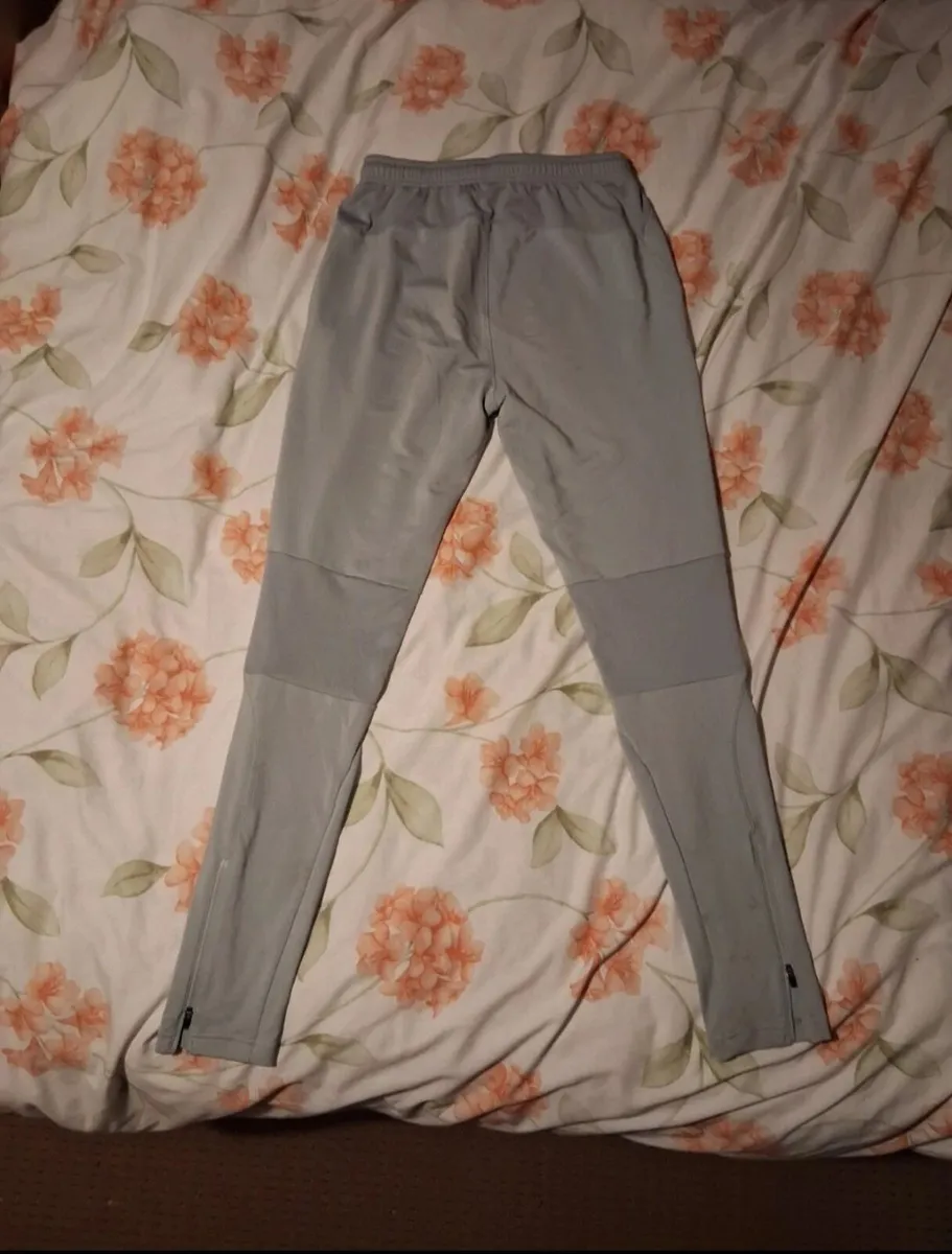 Puma Austria training pants - Image 2