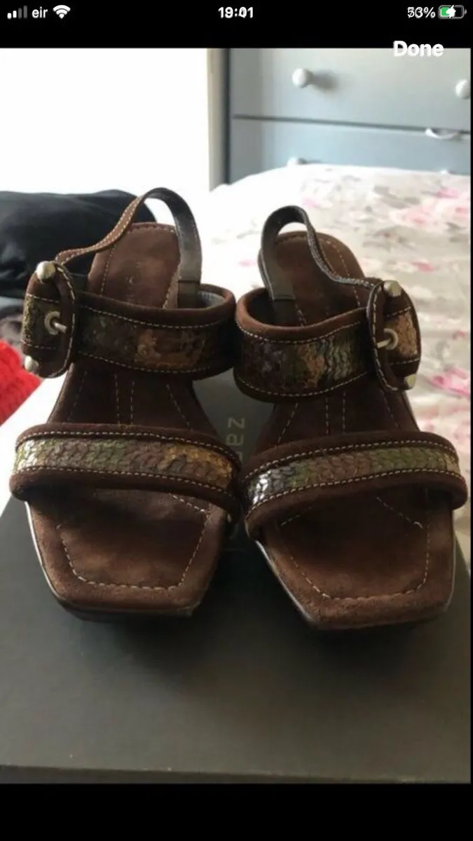 Ladies new wedge shies size 3 €20 - Image 3