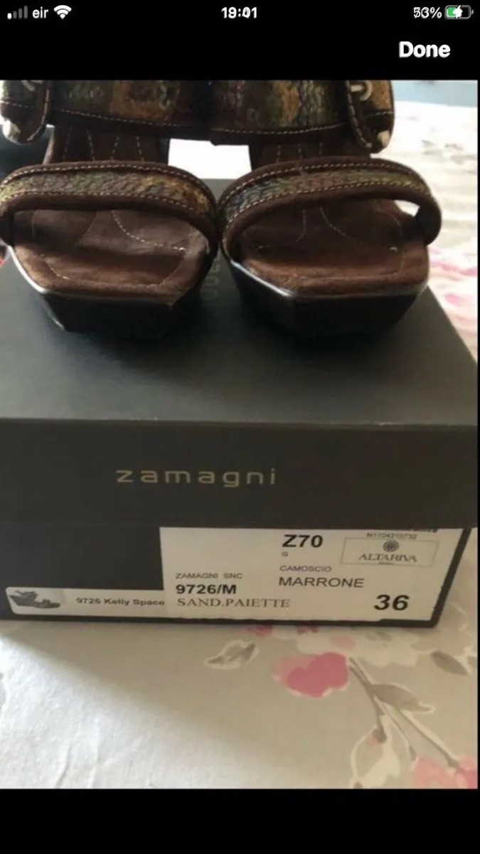 Ladies new wedge shies size 3 €20 - Image 4