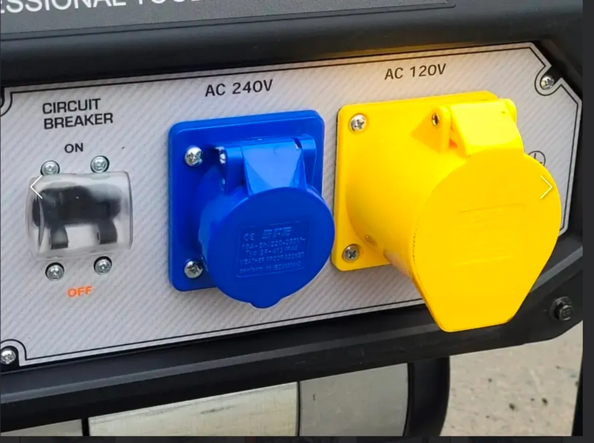 Manarola 3KW 3.5KVA Petrol Generator - Image 4