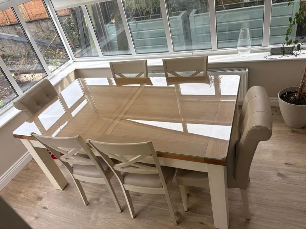 Dining table & 6 matching chairs - Image 2