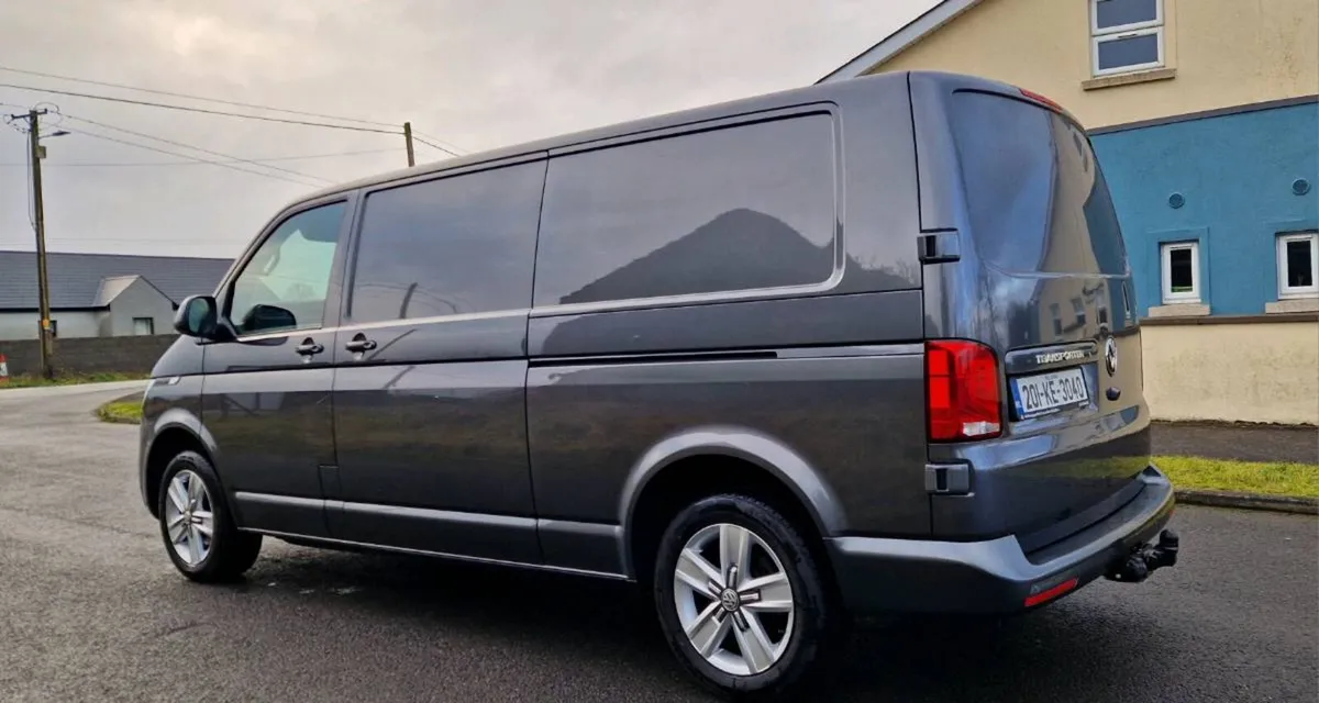 VW Transporter 150 BHP HIGHLINE (No VAT) - Image 3