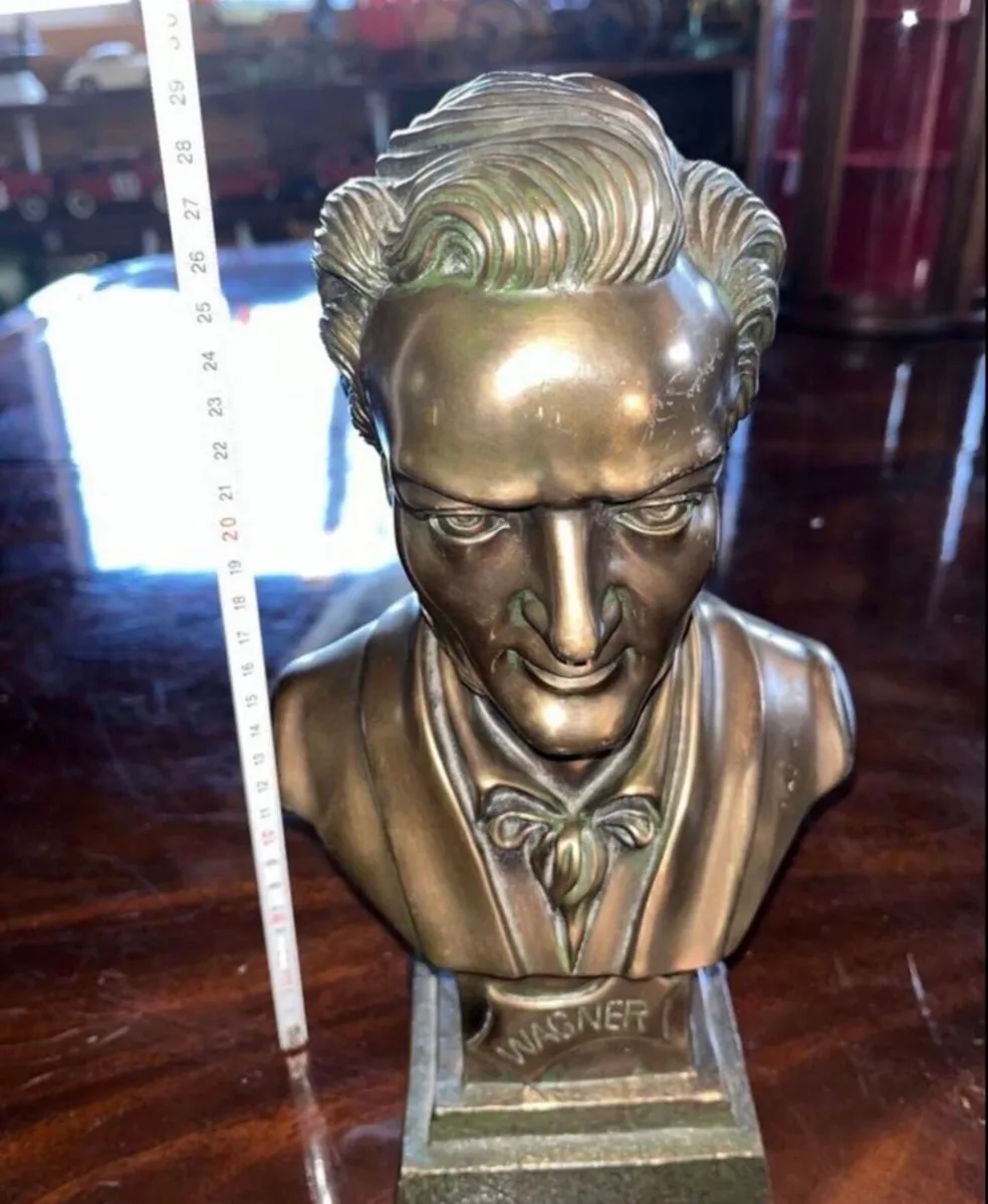 Classical Music lovers....Bust of Richard Wagner - Image 3